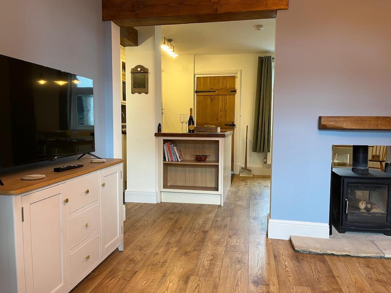 One Jubilee Cottages Shugborough Bagian luar foto